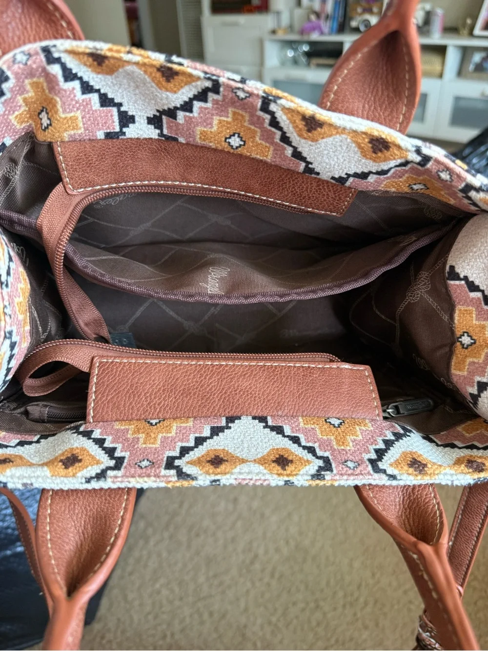 Wrangler Cream & Tan Southwestern Crossbody Bag